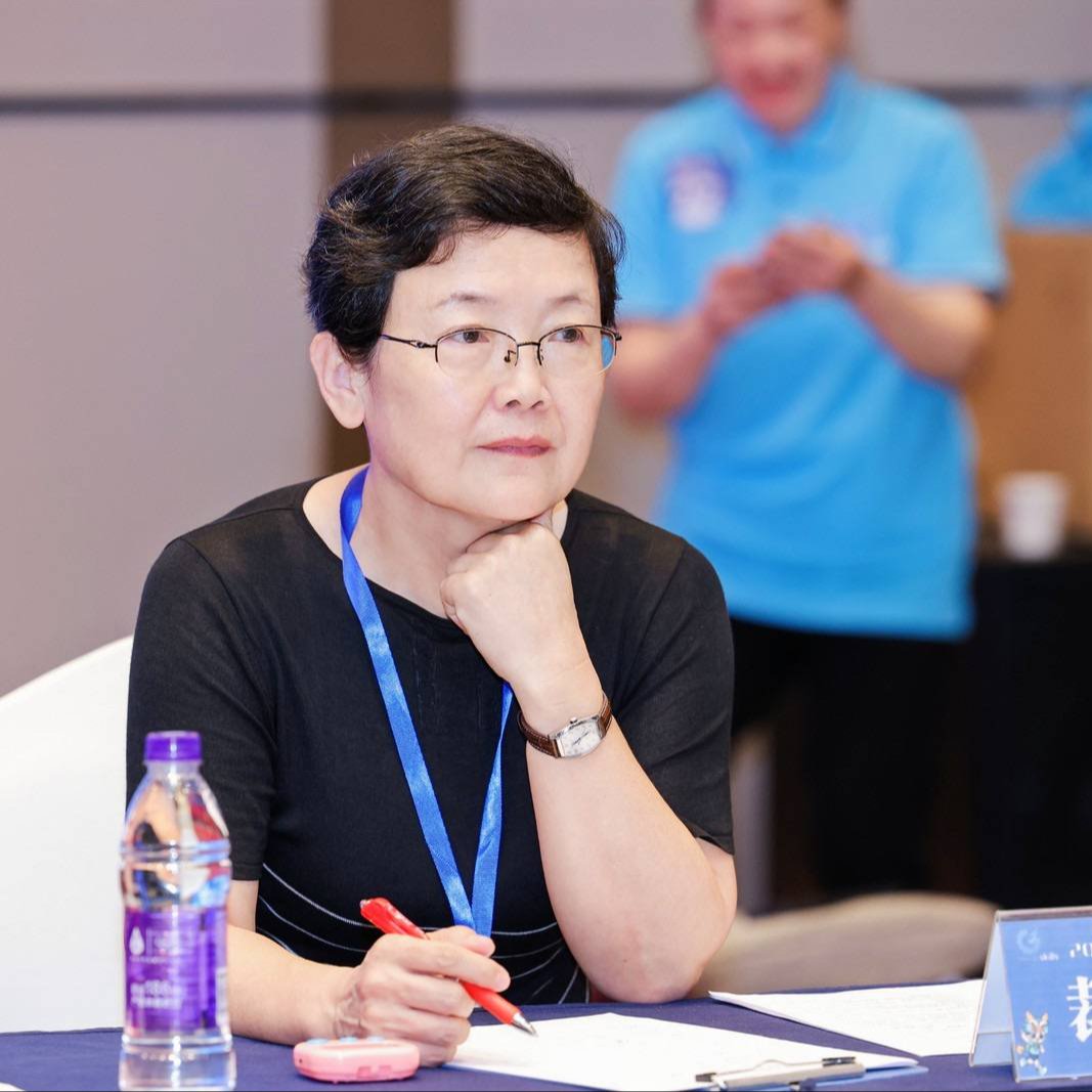 以文人風(fēng)骨、嚴(yán)師之道 讓學(xué)生“畏”之、愛之而又“像”之